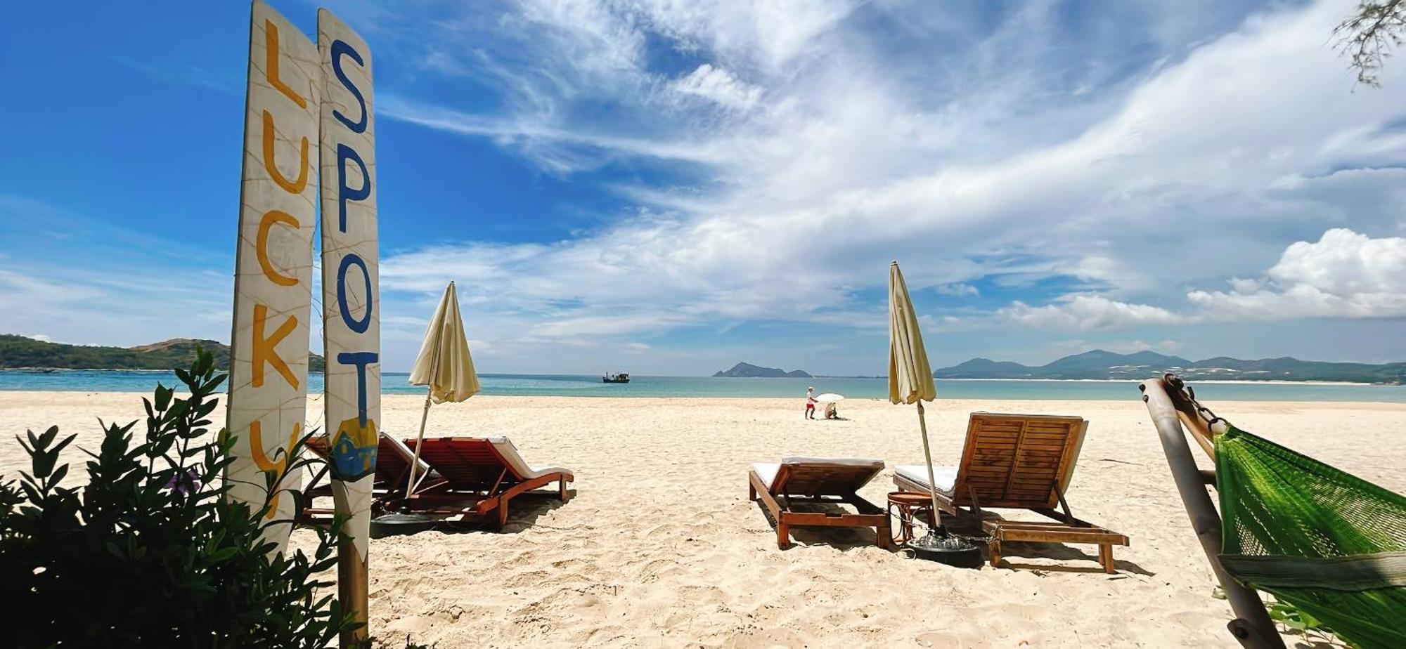 Lucky Spot Beach Bungalow Song Cau Екстер'єр фото